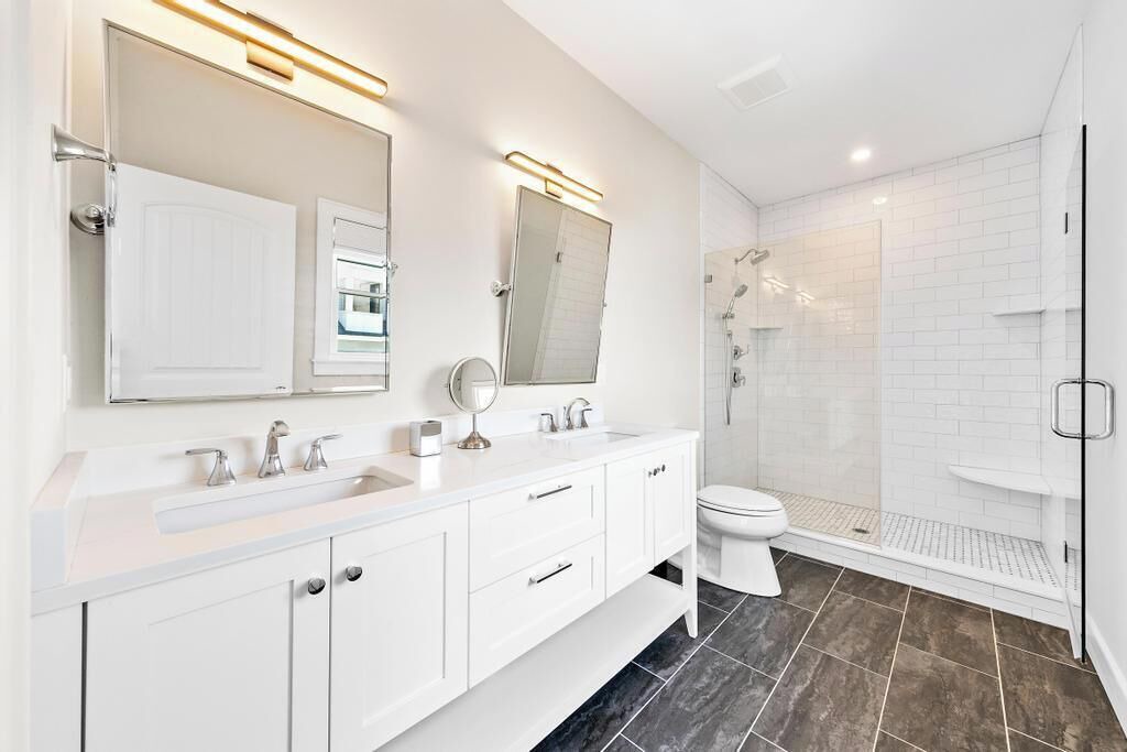 Photo of Bathroom in South Beach Haven