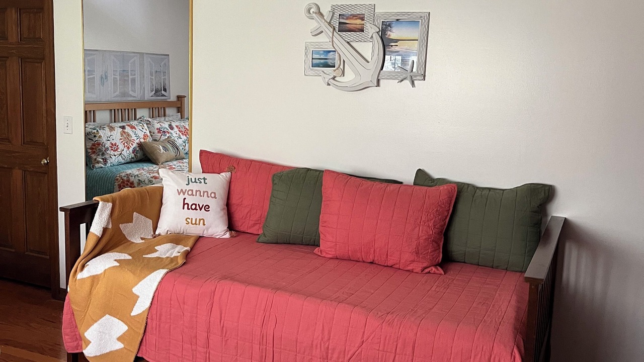 Photo of Bedroom in Lakeville