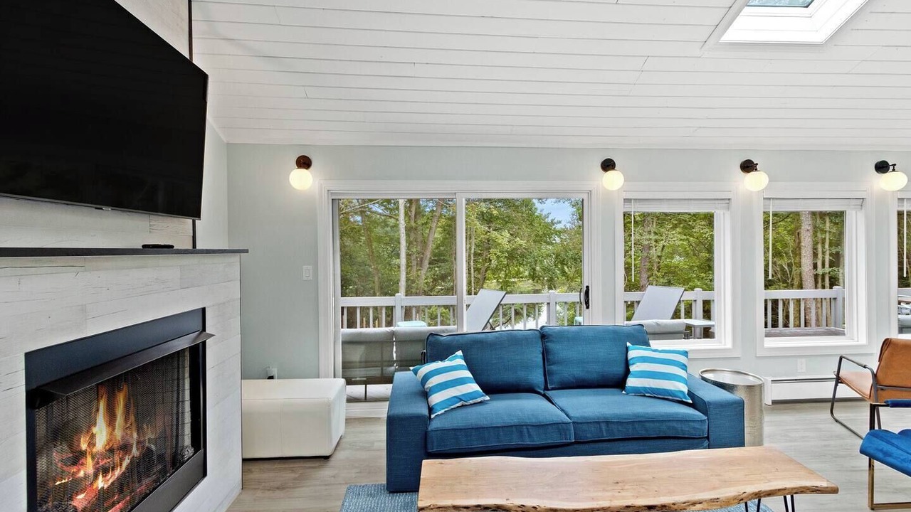 Photo of Livingroom in Long Pond