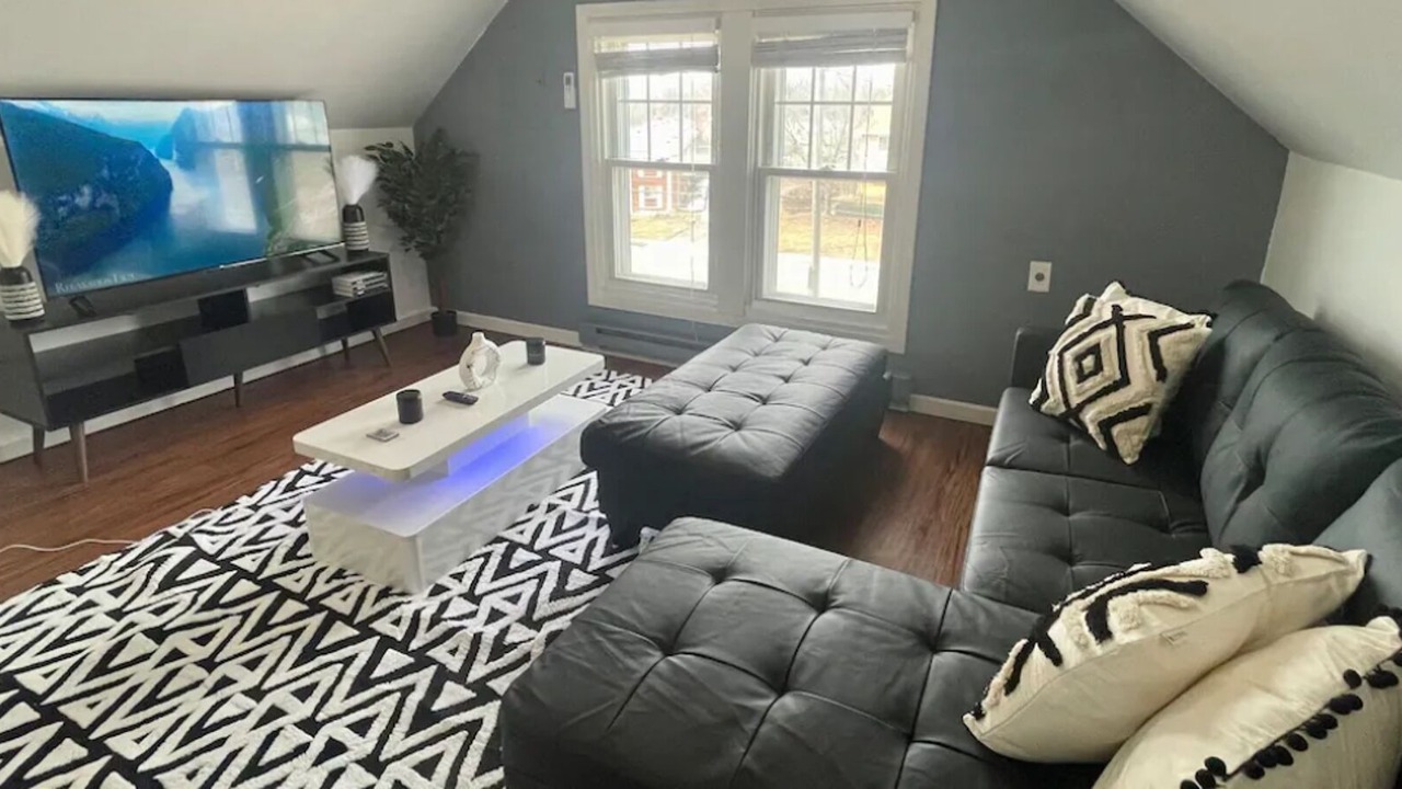 Photo of Livingroom in Kamm's Corners