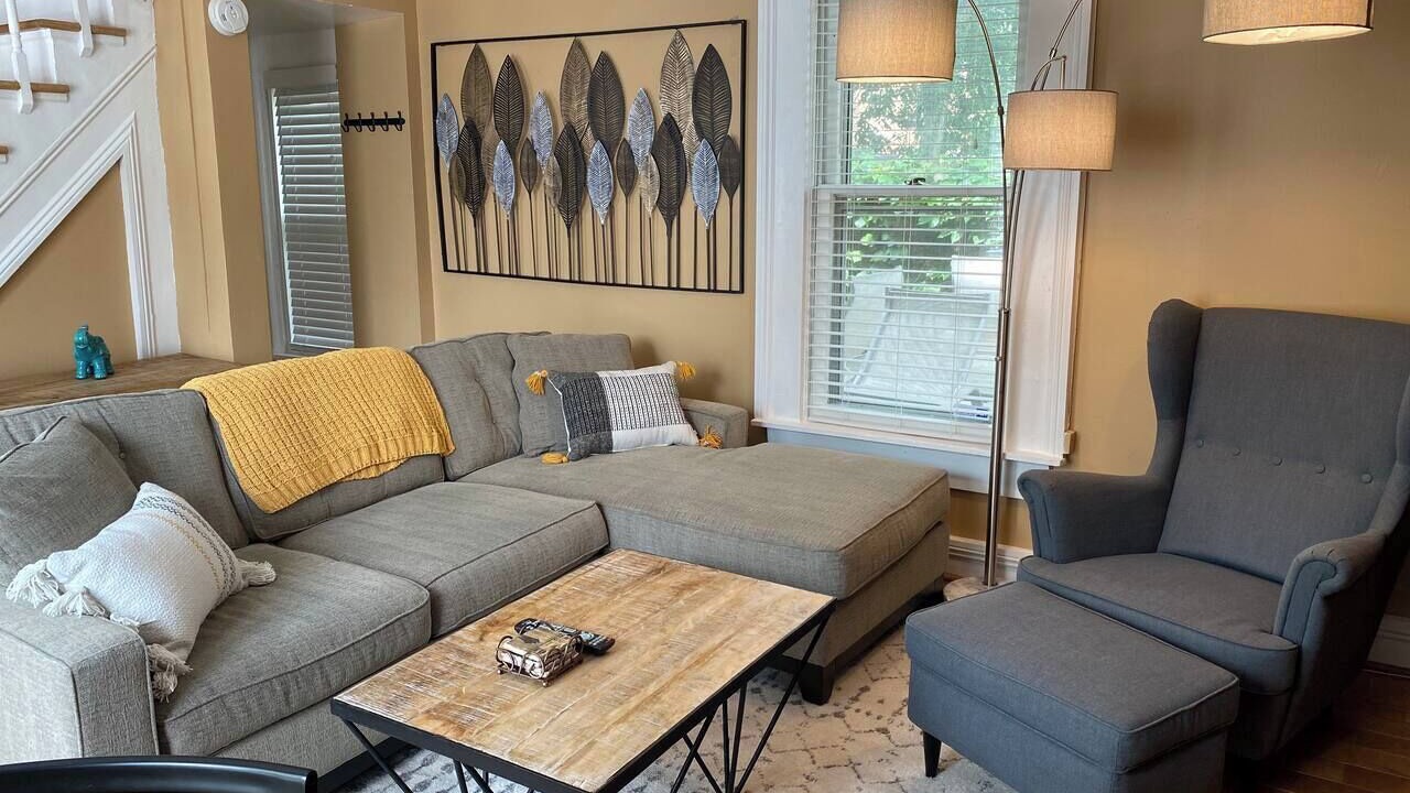 Photo of Livingroom in Victorian Village