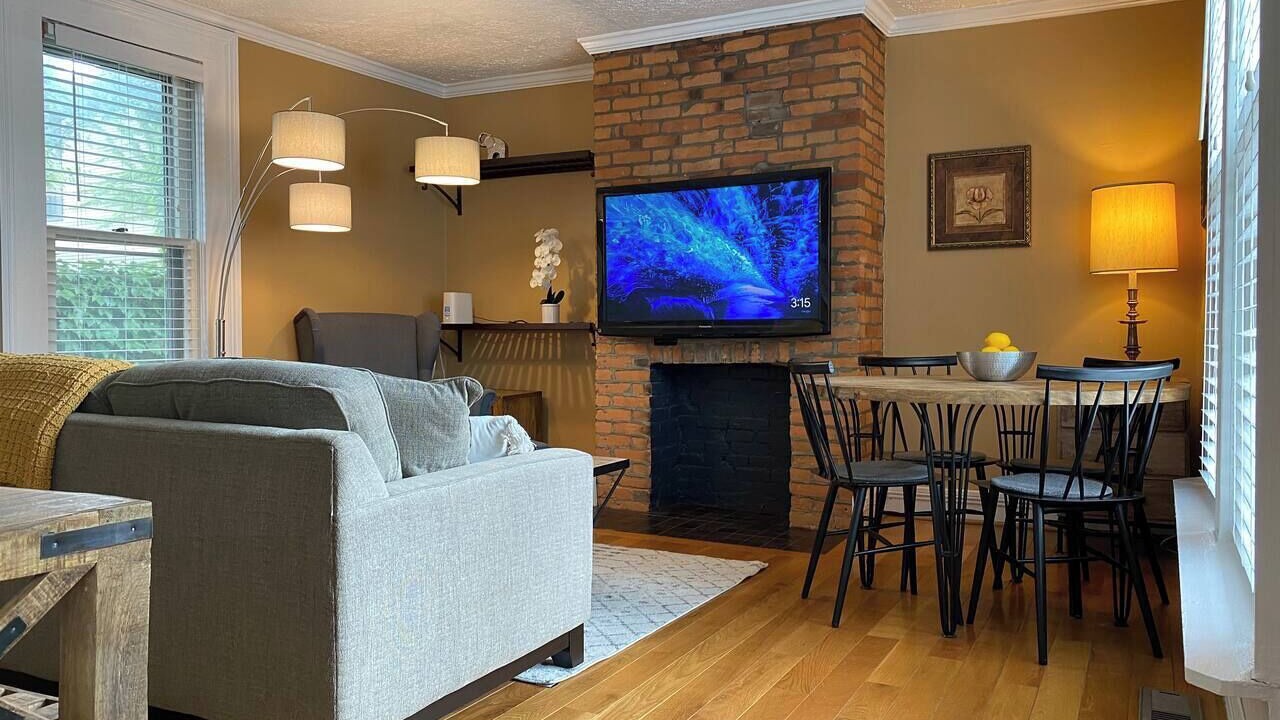 Photo of Livingroom in Victorian Village