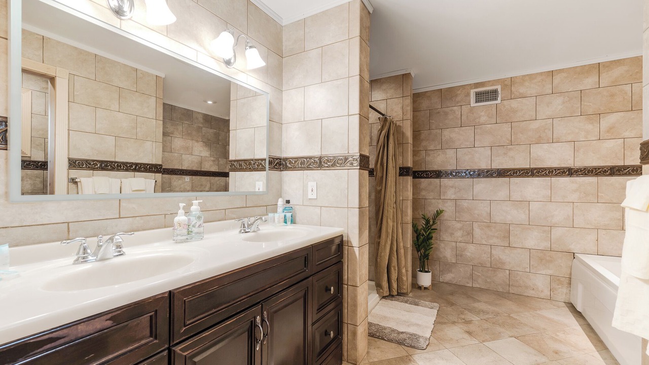 Photo of Bathroom in Monroe