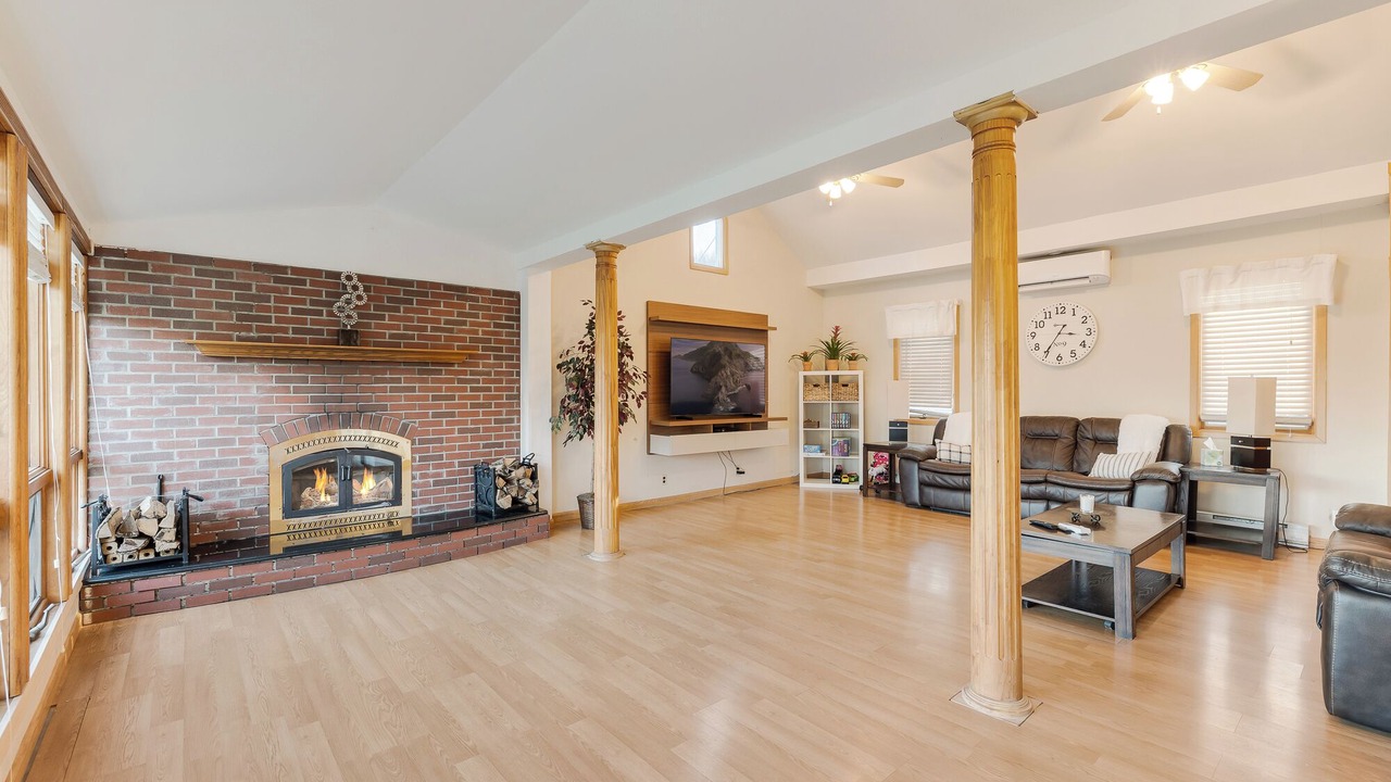 Photo of Livingroom in Monroe