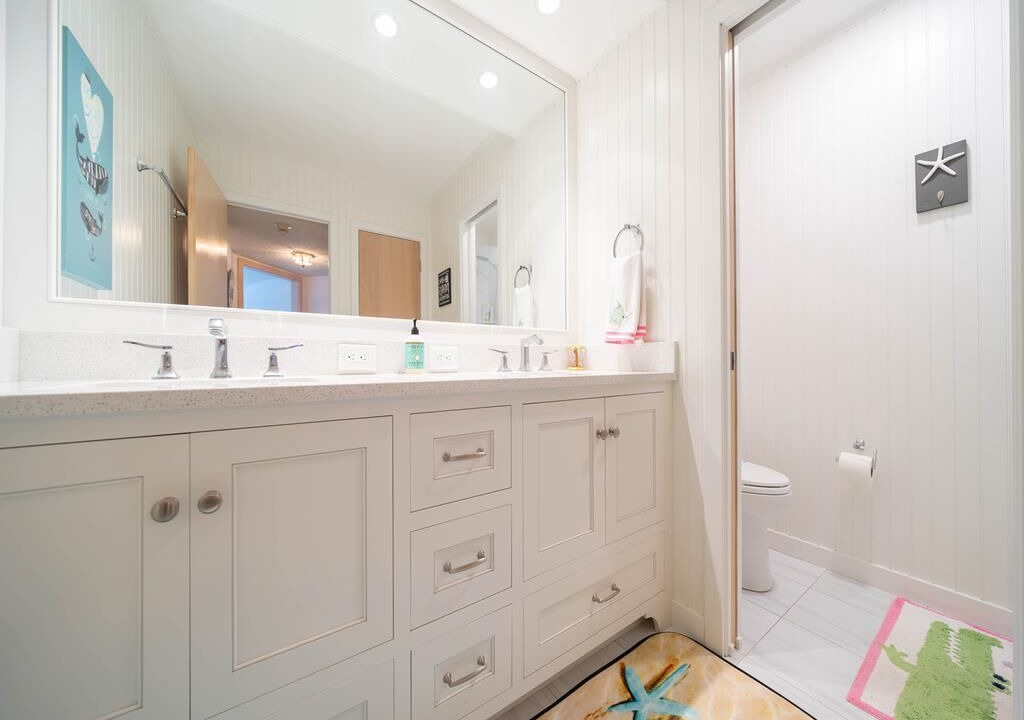 Photo of Bathroom in Avalon