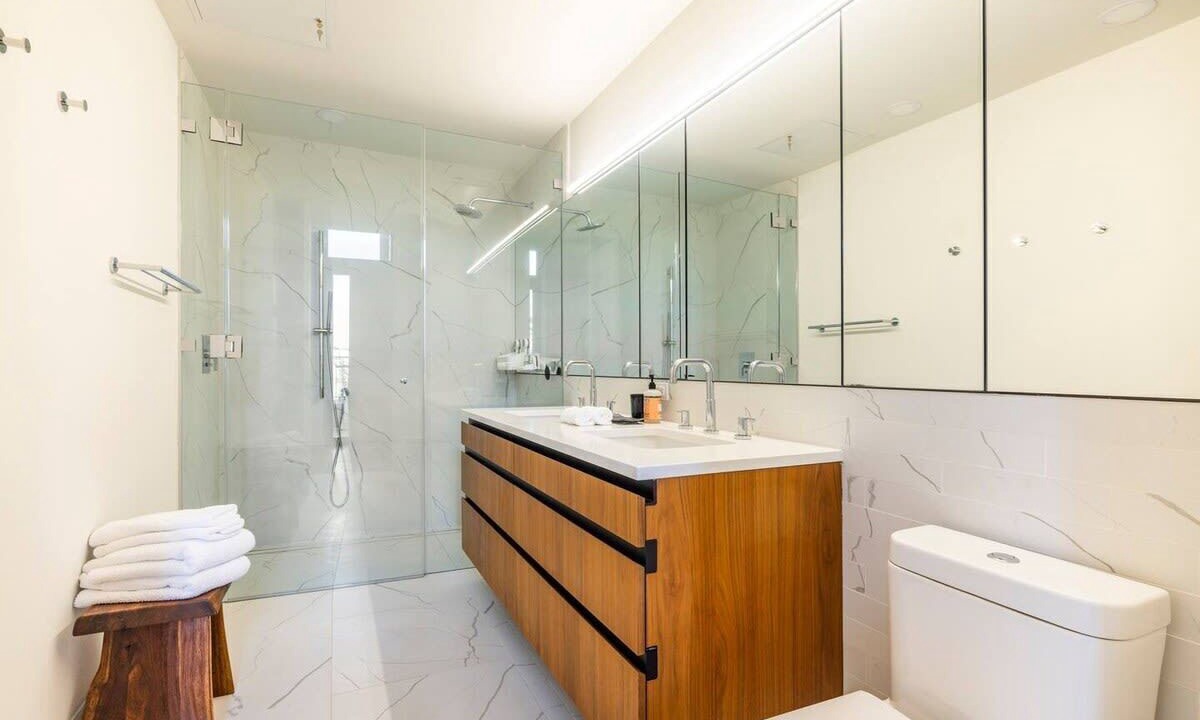 Photo of Bathroom in Greenpoint