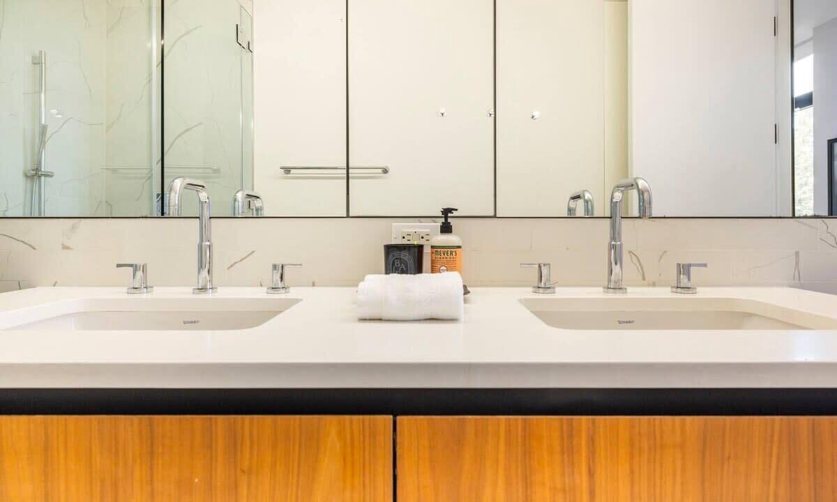 Photo of Bathroom in Greenpoint