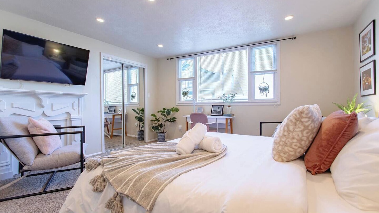 Photo of Bedroom in South Side Slopes