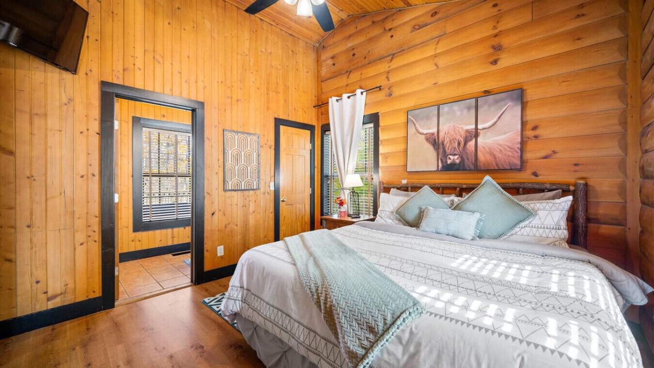 Photo of Bedroom in Gnaw Bone