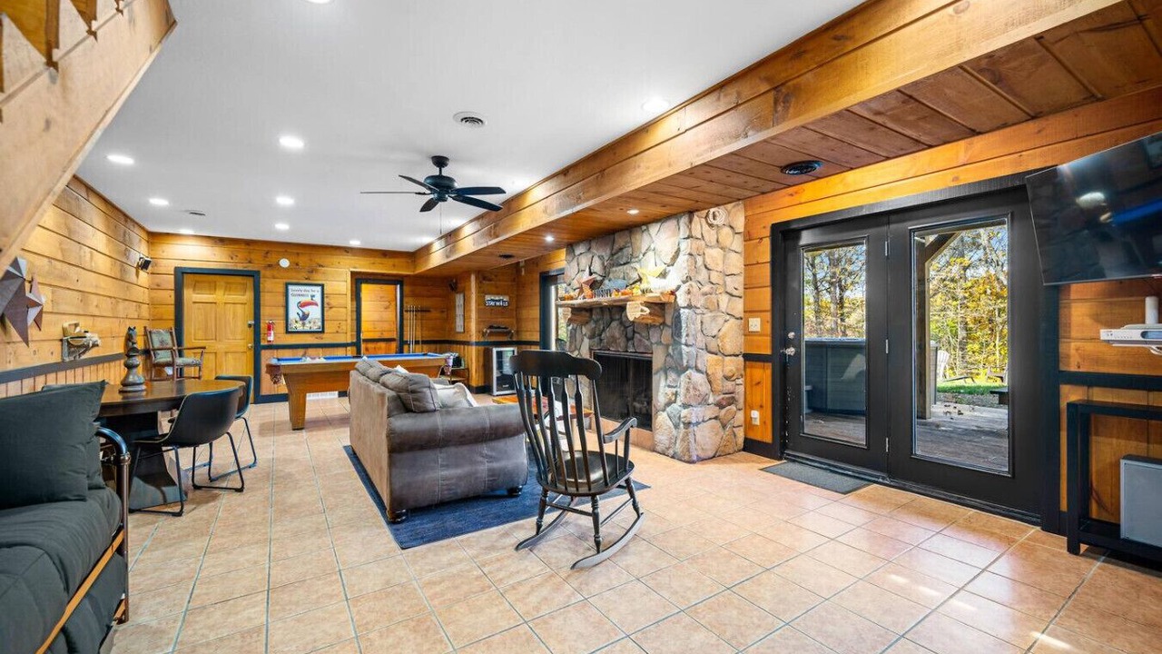 Photo of Livingroom in Gnaw Bone
