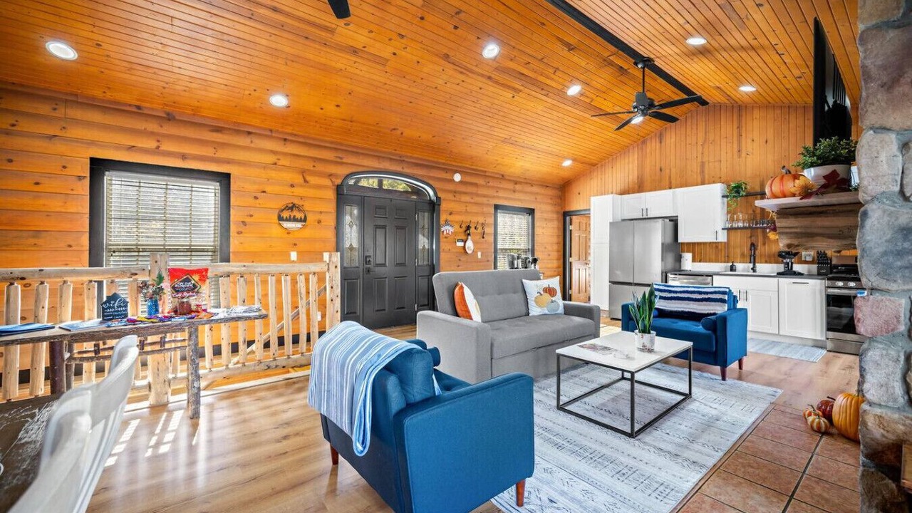 Photo of Livingroom in Gnaw Bone