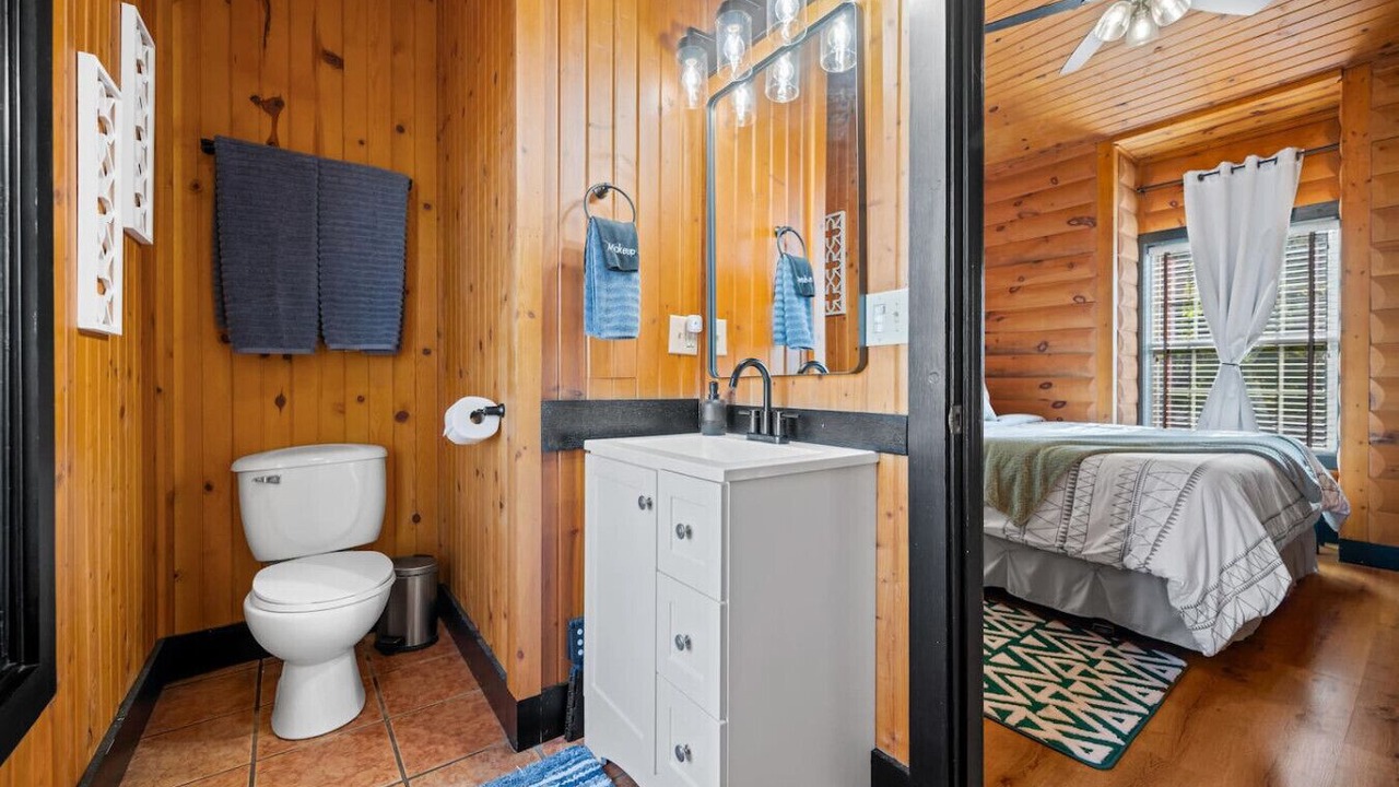 Photo of Bathroom in Gnaw Bone