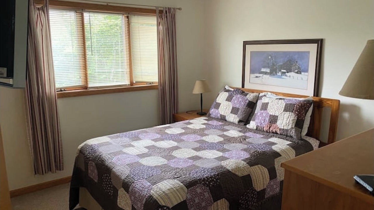 Photo of Bedroom in Old Timberline