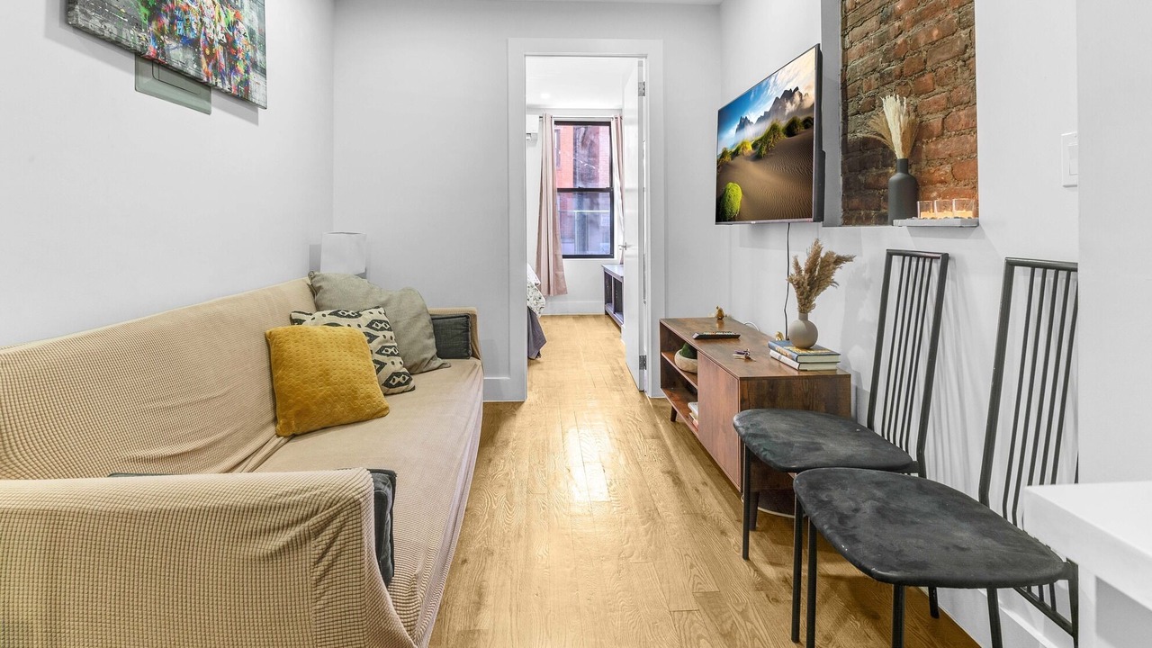 Photo of Livingroom in Chinatown