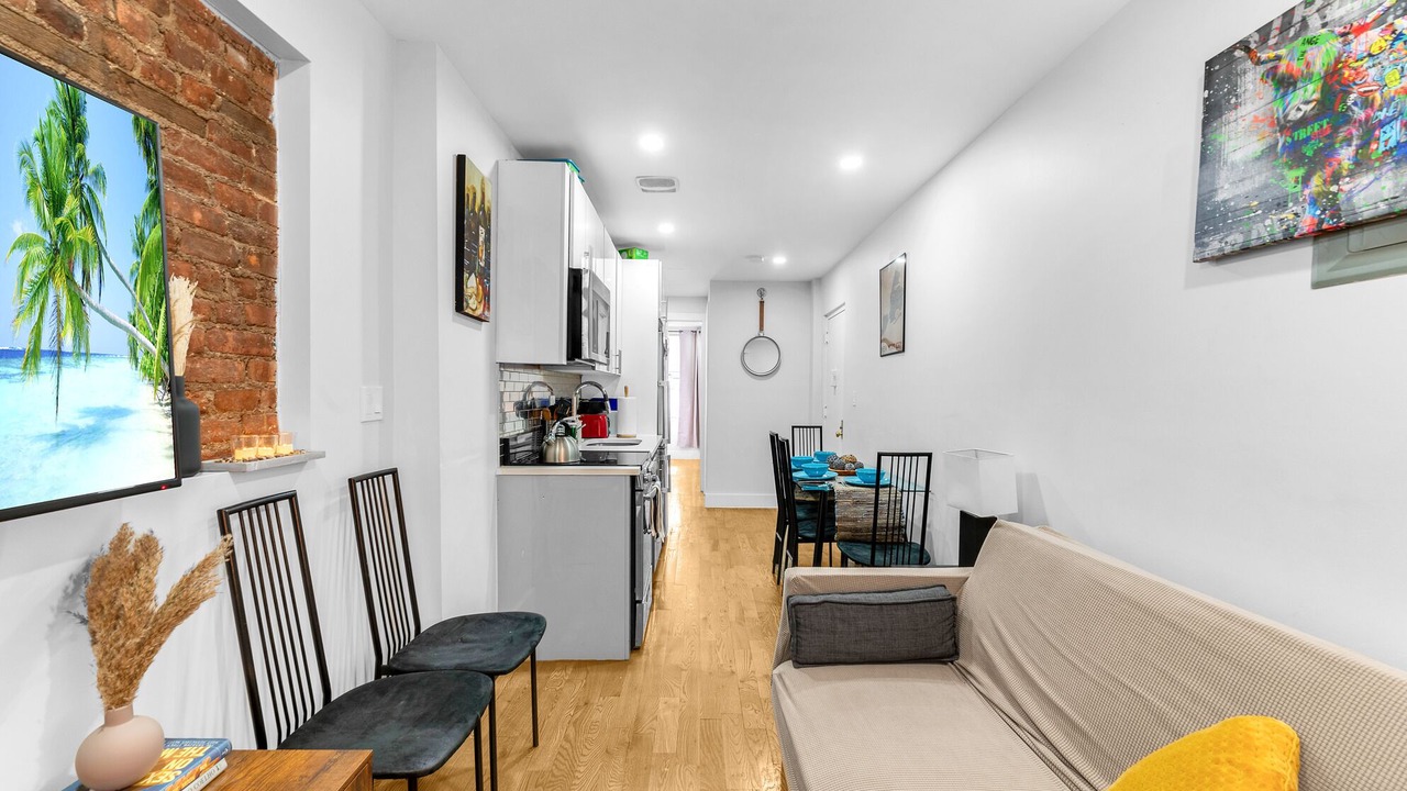 Photo of Livingroom in Chinatown