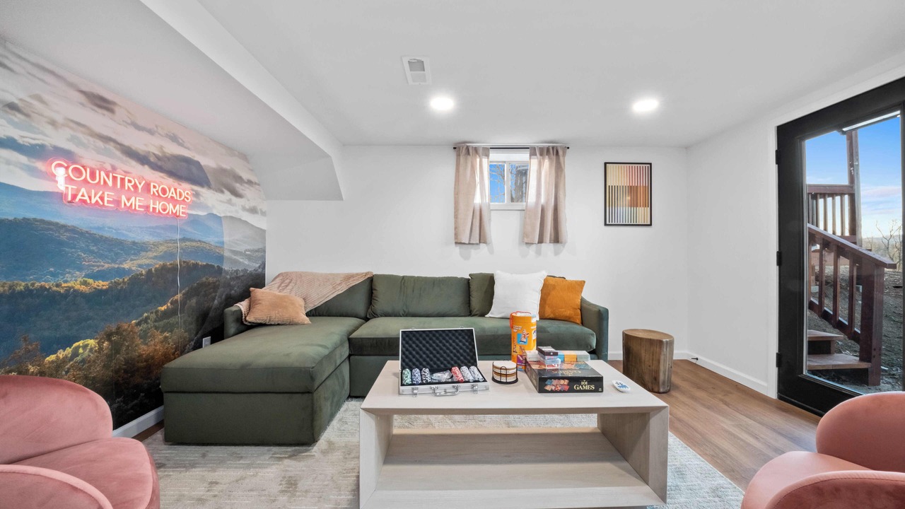 Photo of Livingroom in Oak Hill