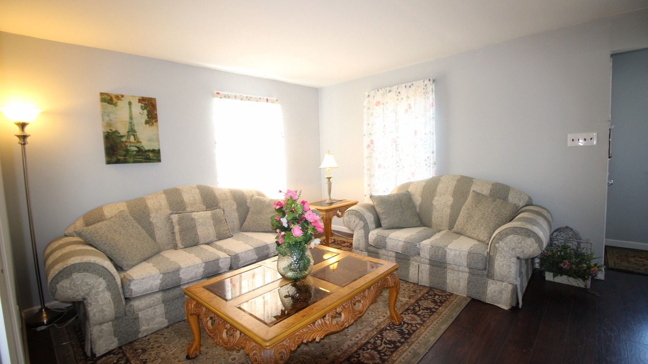 Photo of Livingroom in Marlton