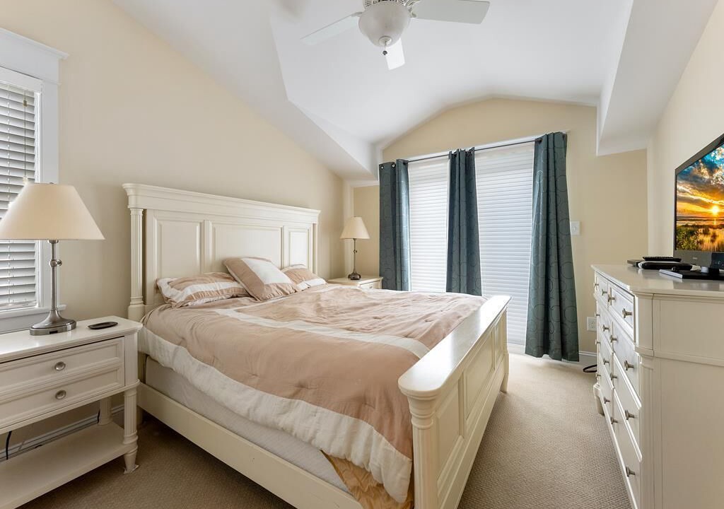 Photo of Bedroom in Avalon