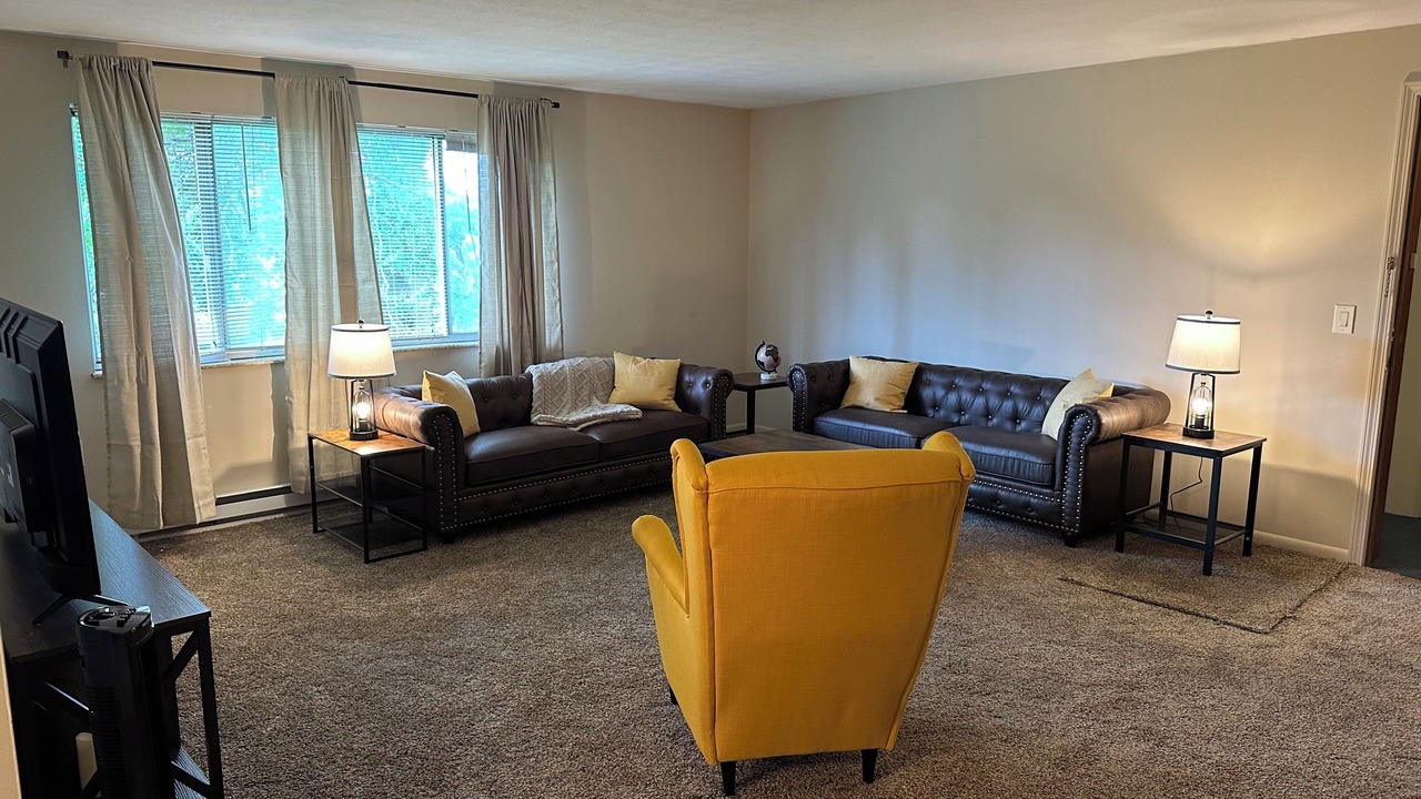 Photo of Livingroom in Massillon