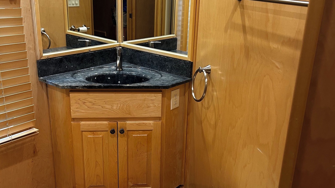 Photo of Bathroom in Byrdstown