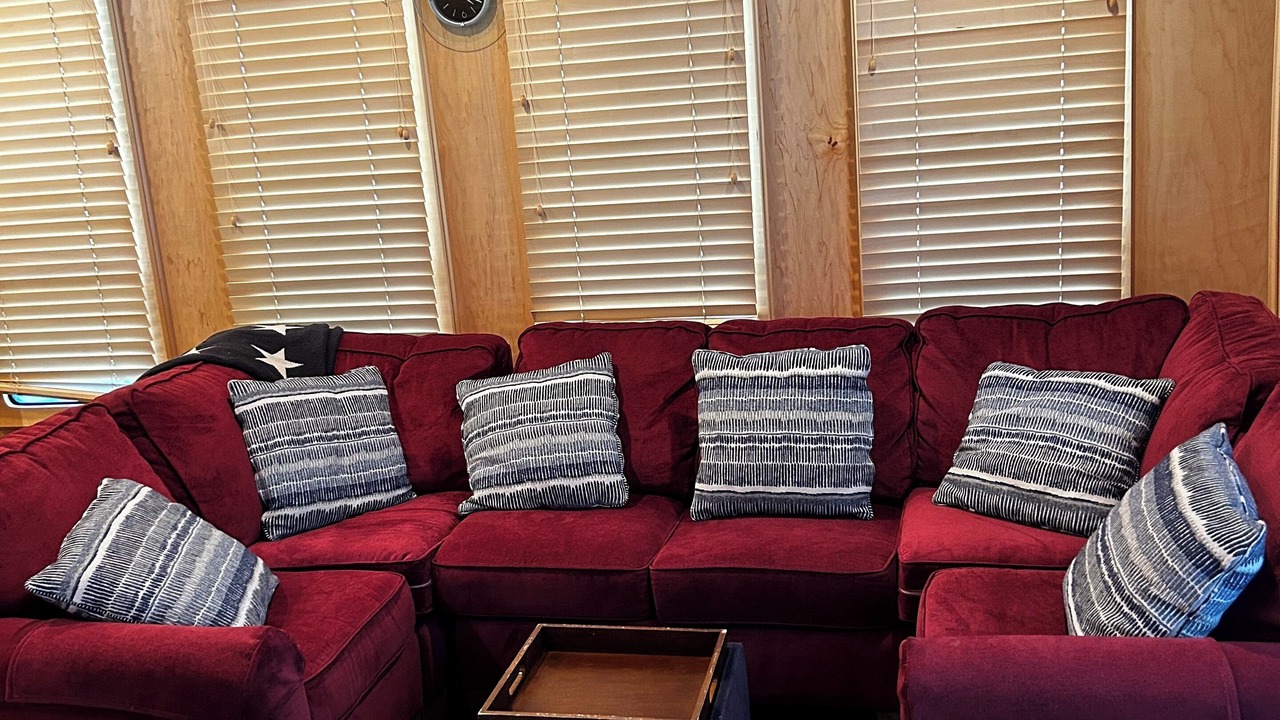 Photo of Livingroom in Byrdstown