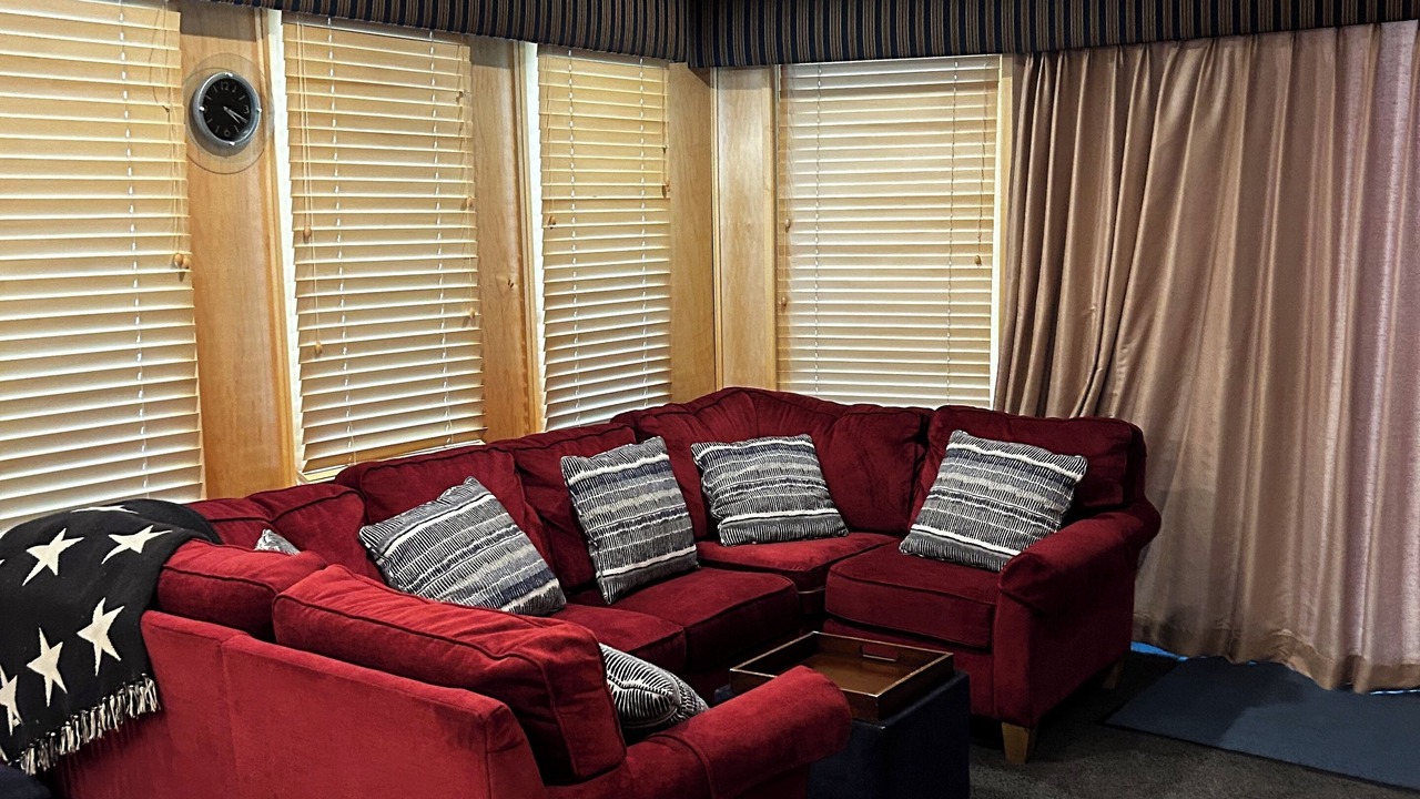 Photo of Livingroom in Byrdstown