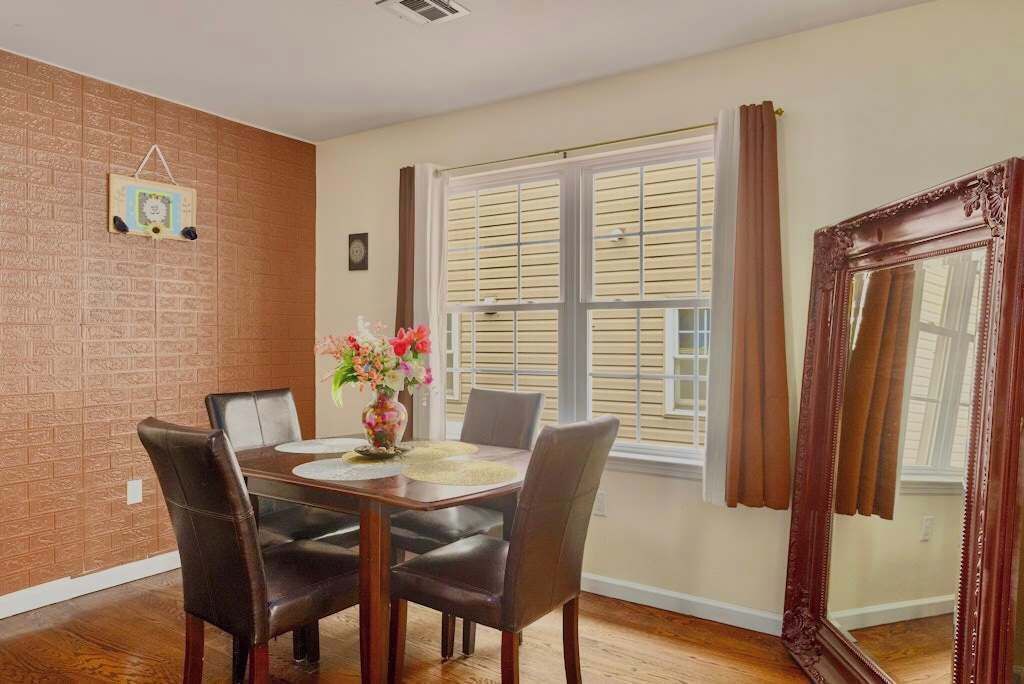 Photo of Bedroom in Newark