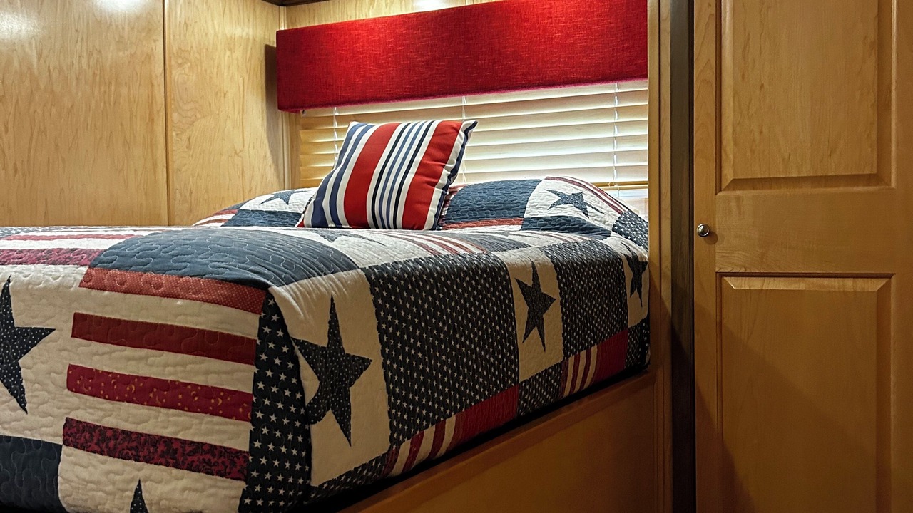 Photo of Bedroom in Byrdstown