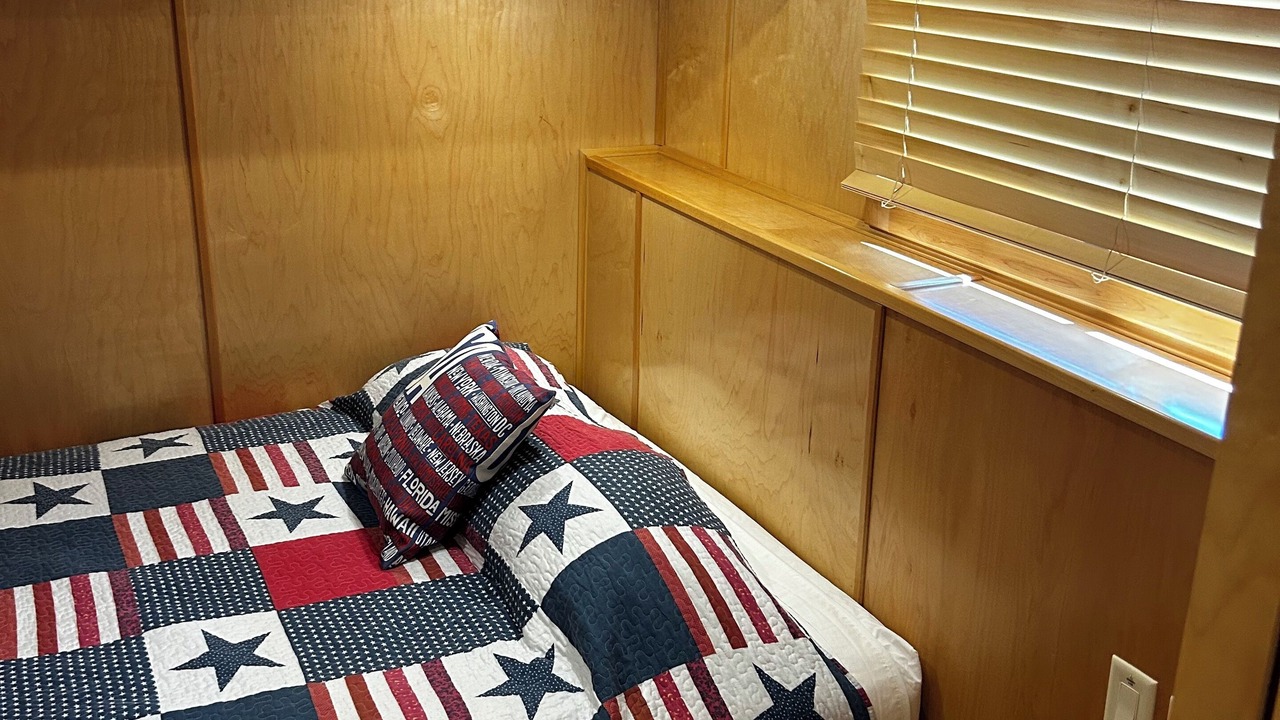 Photo of Bedroom in Byrdstown