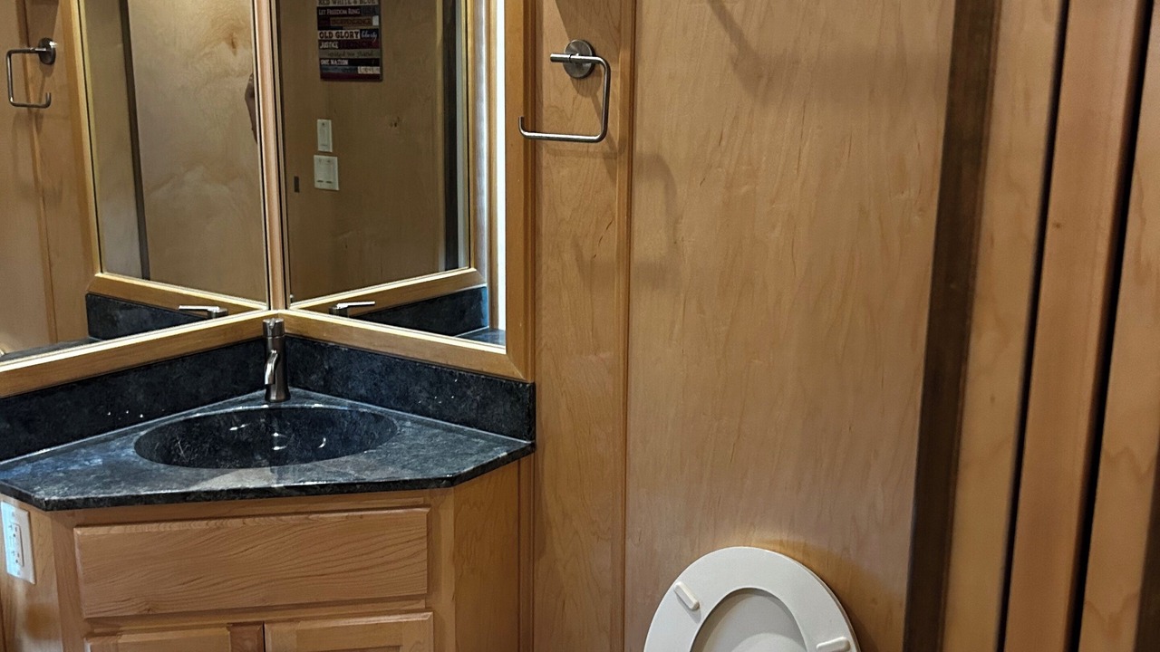 Photo of Bathroom in Byrdstown
