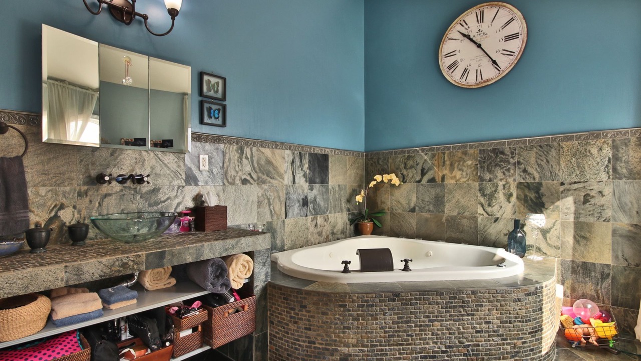 Photo of Bathroom in Bulls Ferry and Jacob's Ferry