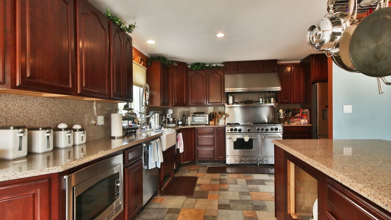 Photo of Kitchen in Bulls Ferry and Jacob's Ferry