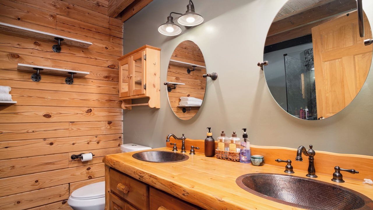 Photo of Bathroom in Alexandria