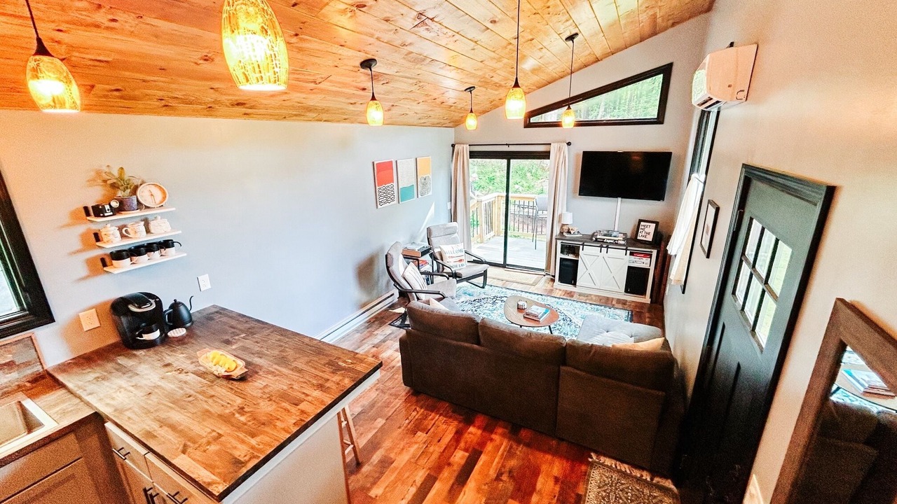 Photo of Livingroom in Oakland