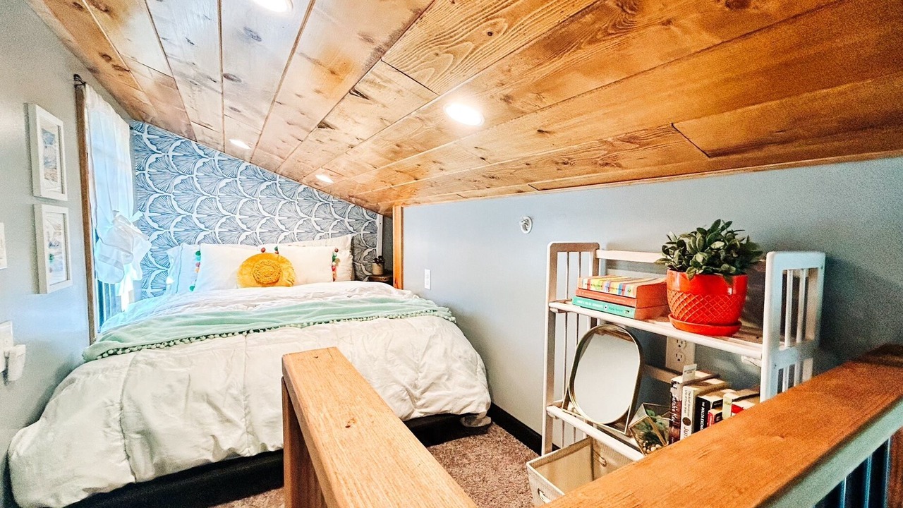 Photo of Bedroom in Oakland
