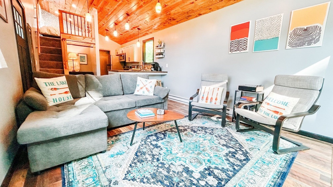 Photo of Livingroom in Oakland