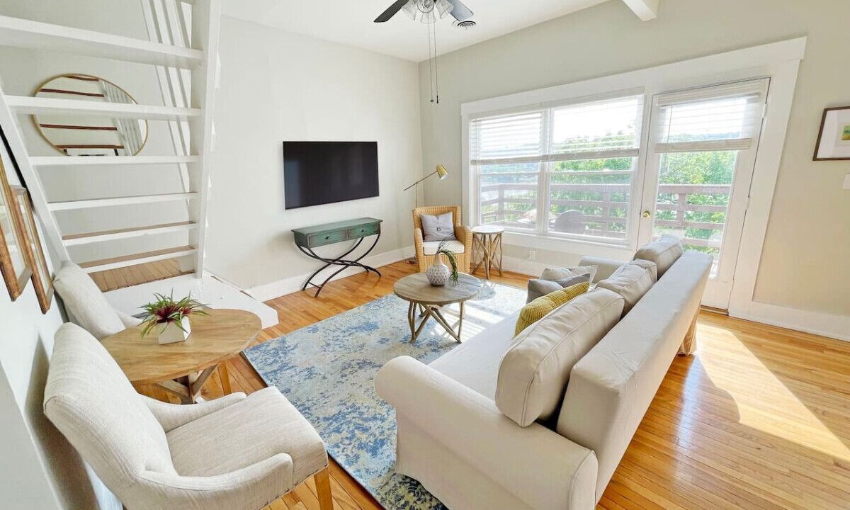 Photo of Livingroom in Mount Adams