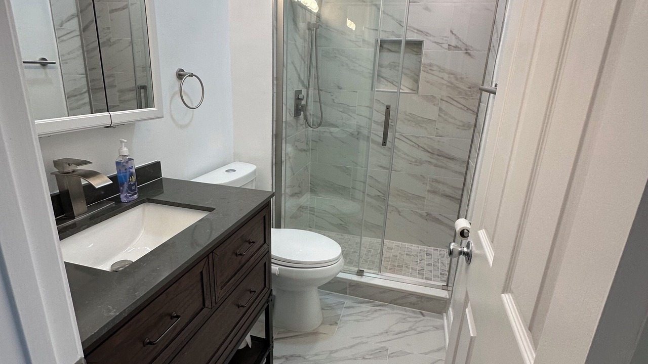 Photo of Bathroom in Mount Vernon Square