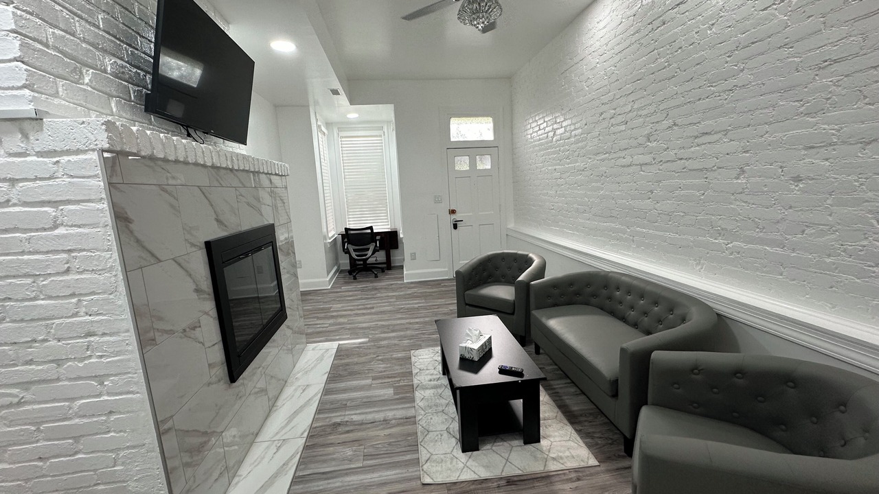 Photo of Livingroom in Mount Vernon Square