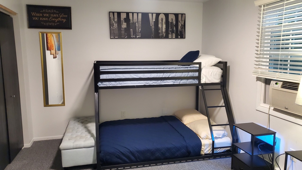 Photo of Bedroom in Girard