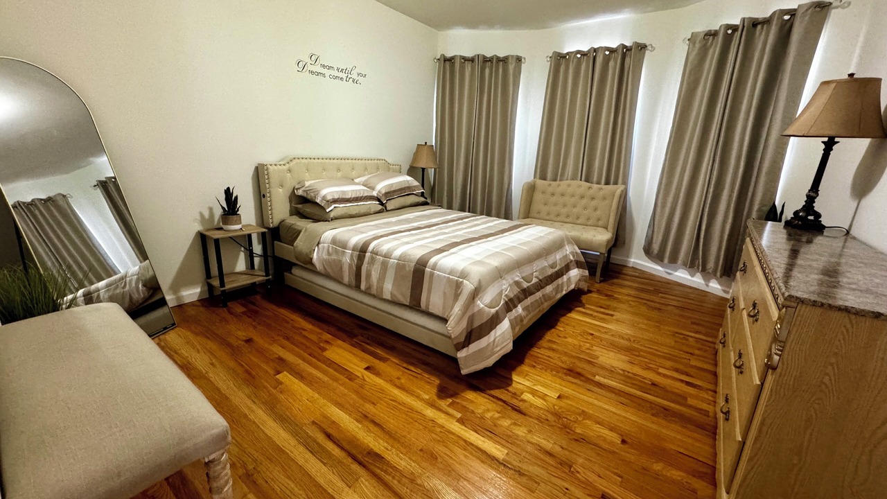 Photo of Bedroom in Elizabeth