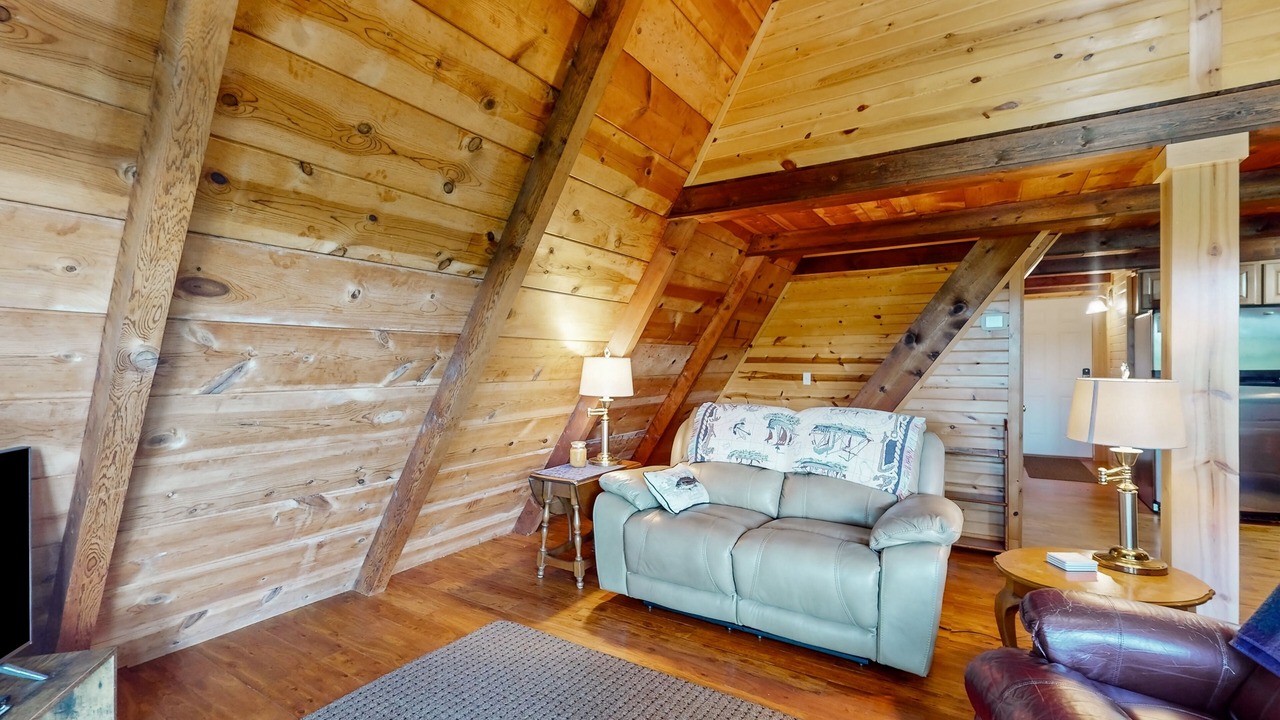 Photo of Livingroom in Flat Hollow Marina
