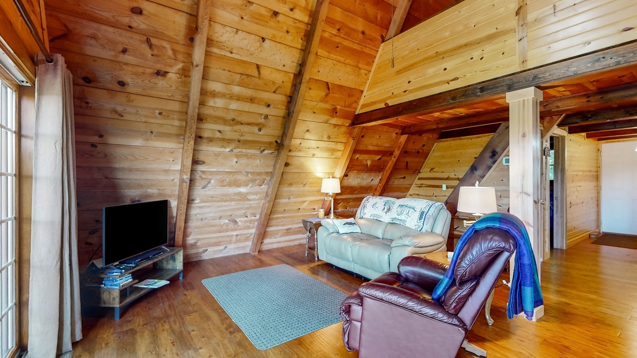Photo of Livingroom in Flat Hollow Marina