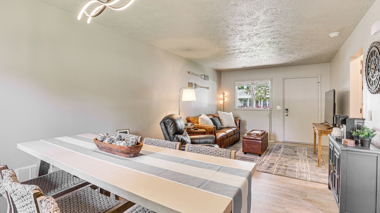 Photo of Livingroom in Canton