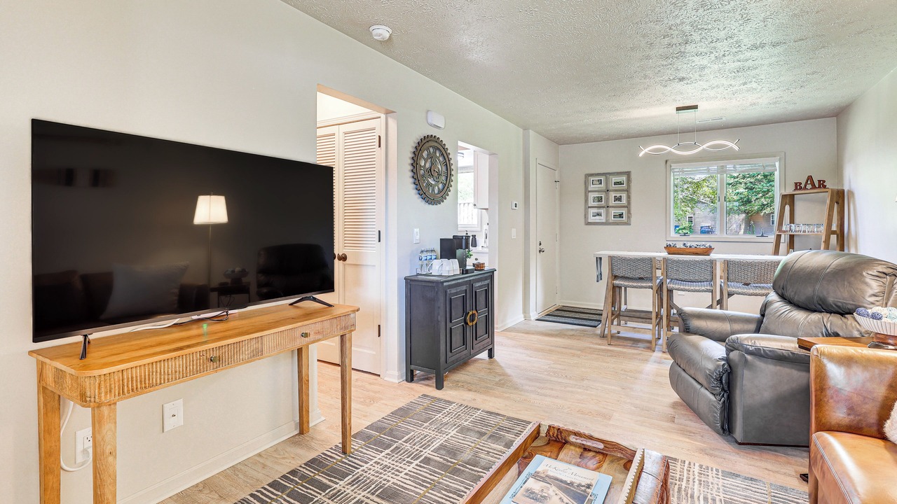 Photo of Livingroom in Canton