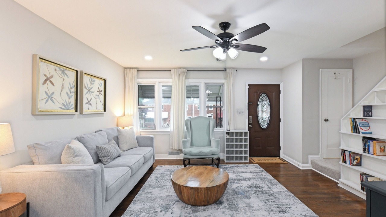 Photo of Livingroom in Loch Raven