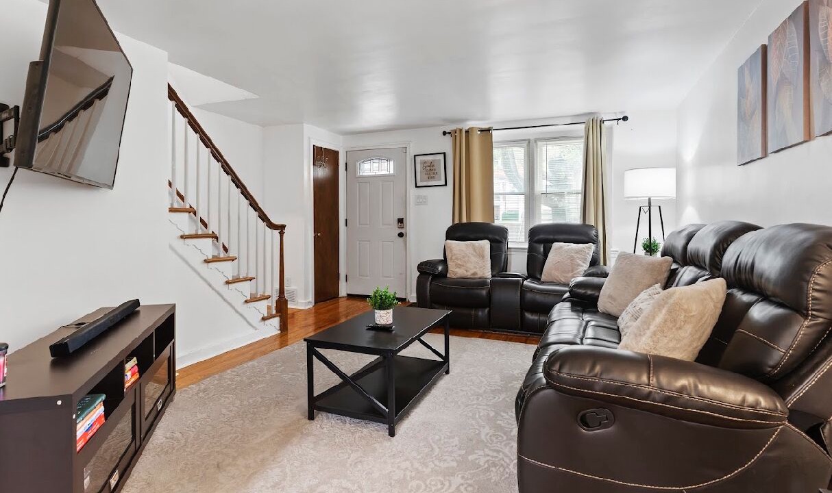 Photo of Livingroom in Harrisburg - Hershey