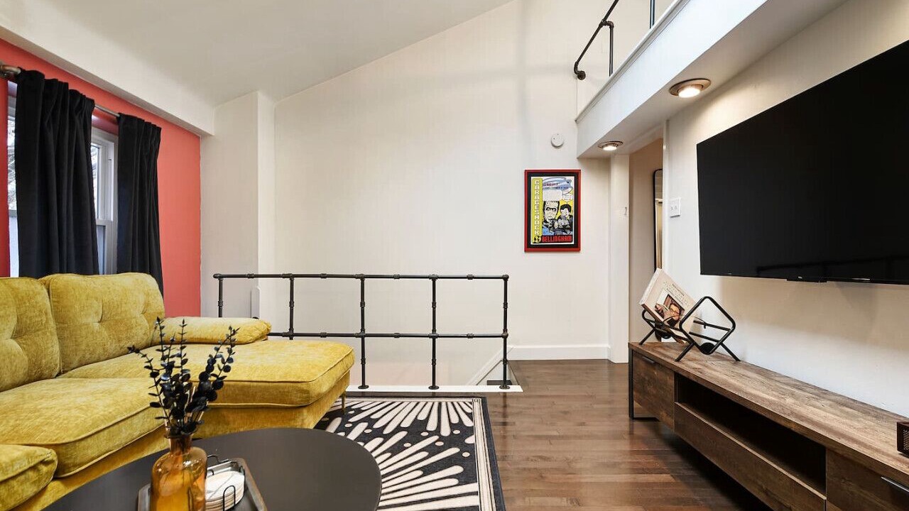 Photo of Livingroom in Central Northside