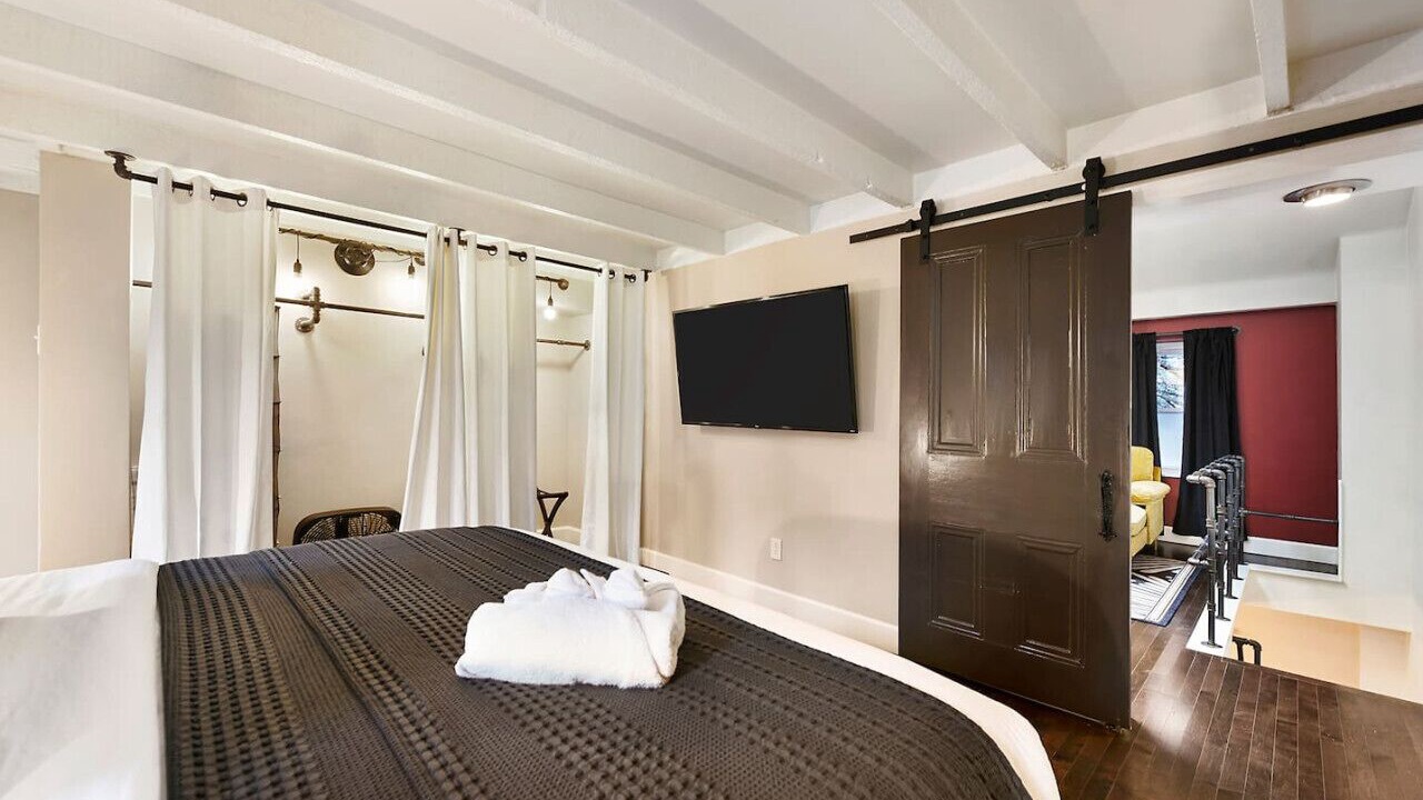 Photo of Bedroom in Central Northside
