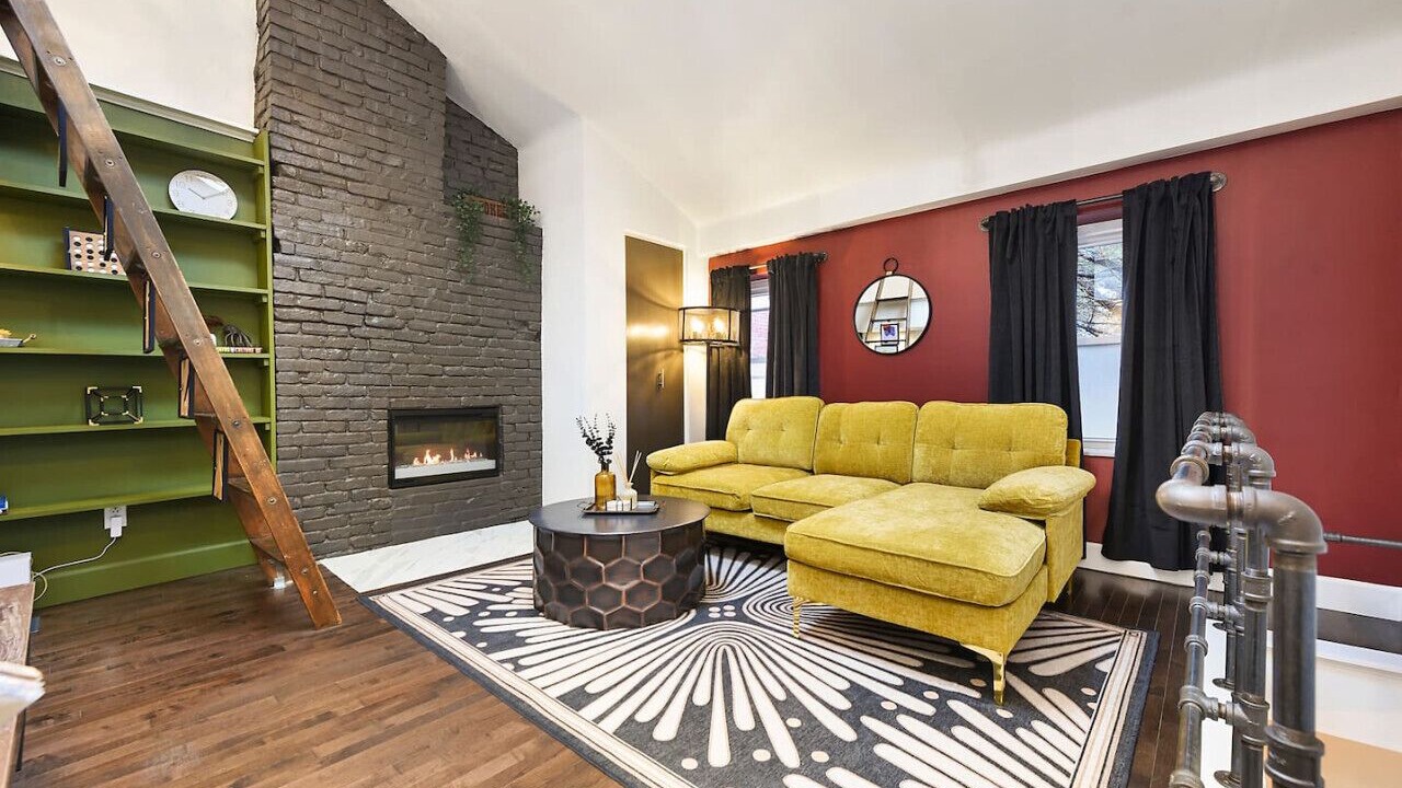 Photo of Livingroom in Central Northside